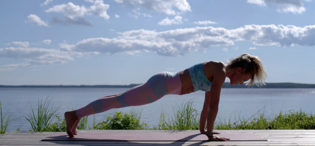 How to exercise safely with contact lenses
